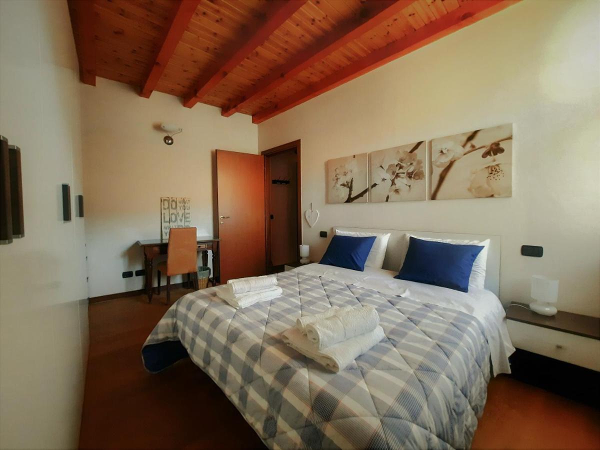 Ferienwohnung Antica Corte, Bilocale Nel Centro Storico Di Como Exterior foto