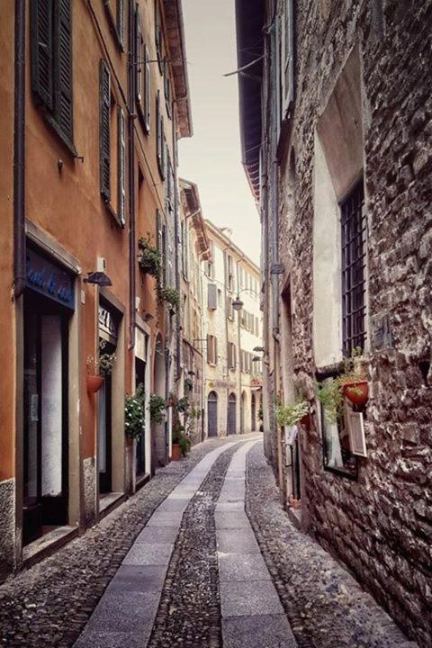 Ferienwohnung Antica Corte, Bilocale Nel Centro Storico Di Como Exterior foto